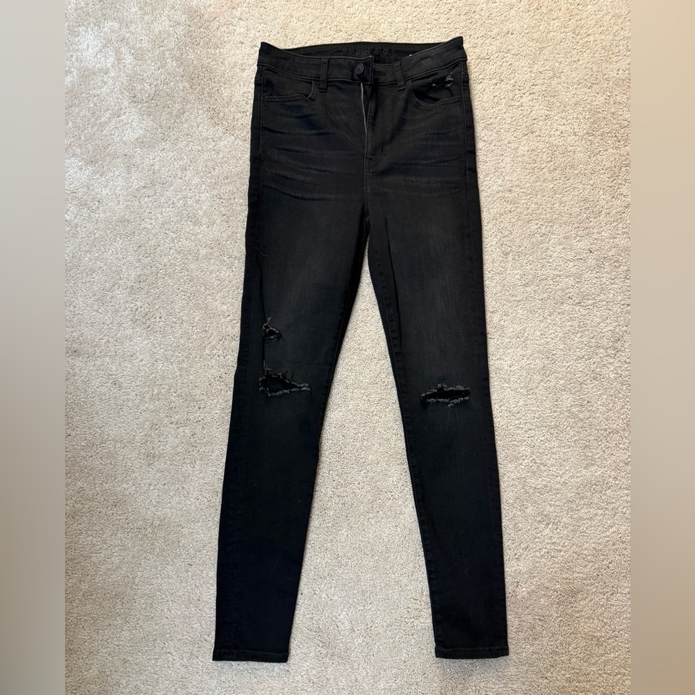 NWOT American Eagle Knee Distress Jeans